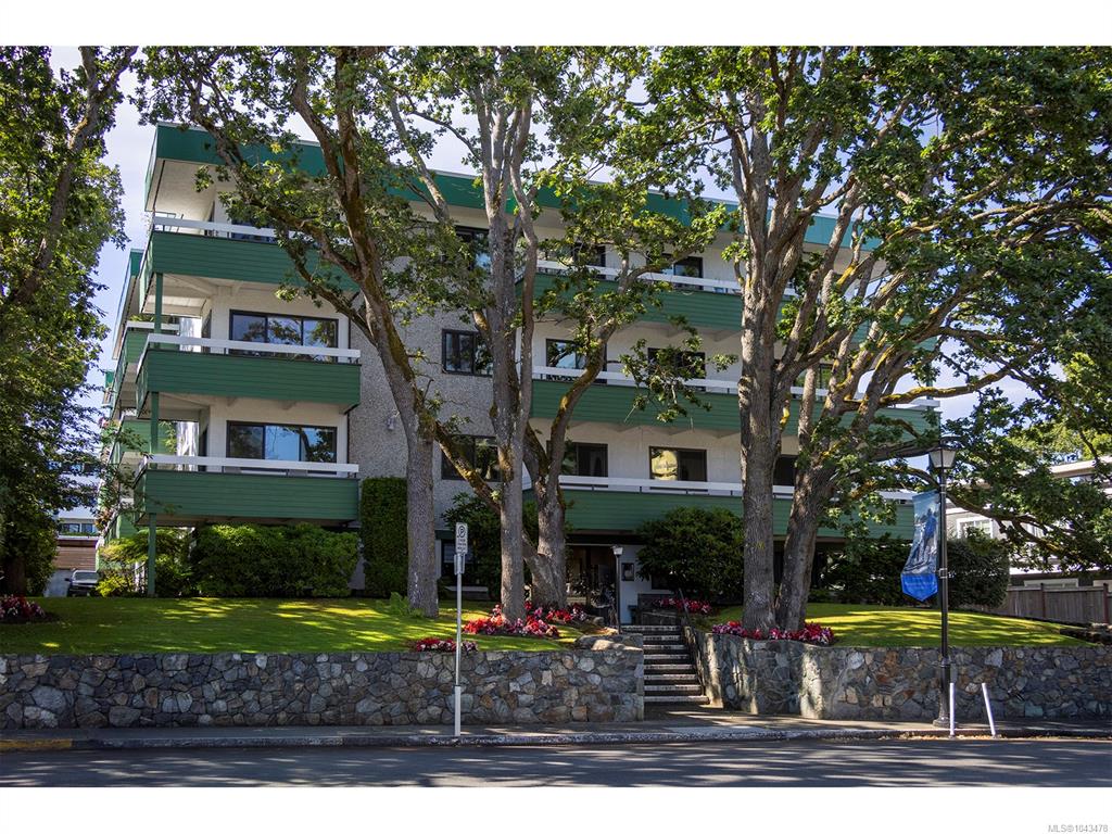Second View of 2095 Oak Bay Ave, Marquee Court, Oak Bay, BC, V8R 1E6