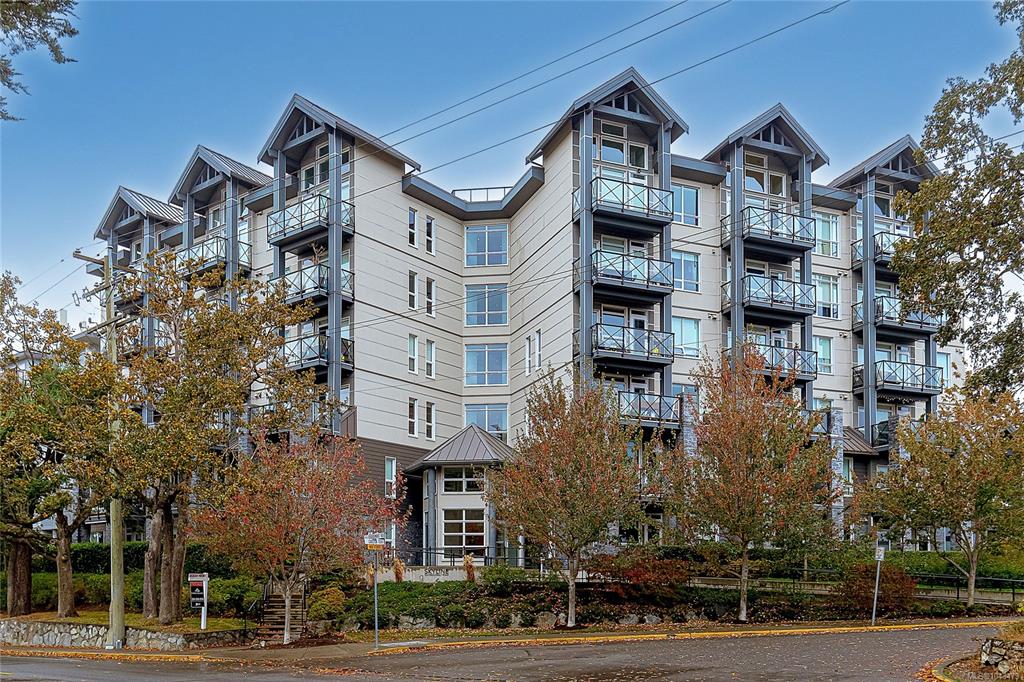 Second View of 924 Esquimalt Rd, Esquimalt, BC, V9A 3P2