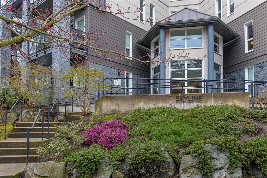 Third View of 924 Esquimalt Rd, Esquimalt, BC, V9A 3P2