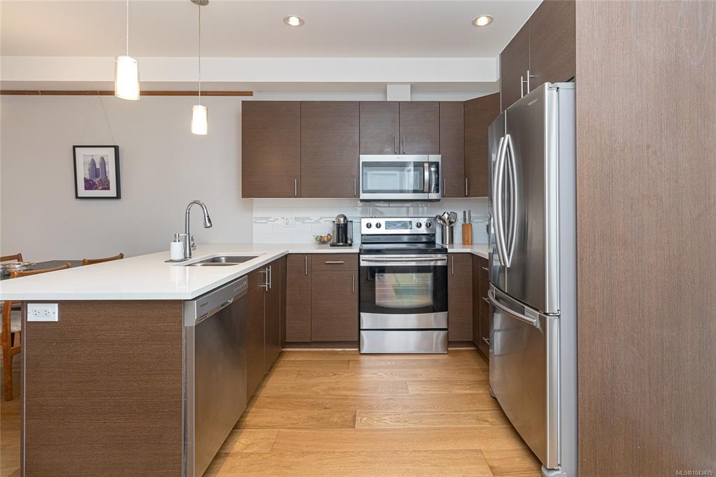 Fourth View of 924 Esquimalt Rd, Esquimalt, BC, V9A 3P2