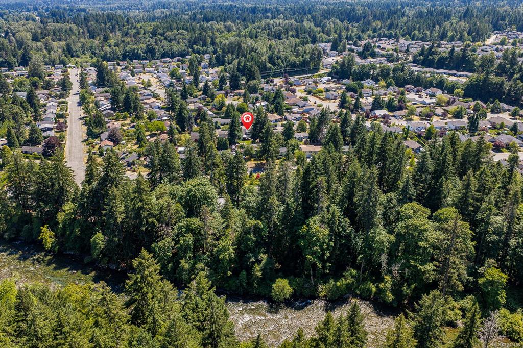 Third View of 58 Mitchell Rd, Courtenay, BC, V9N 6C3