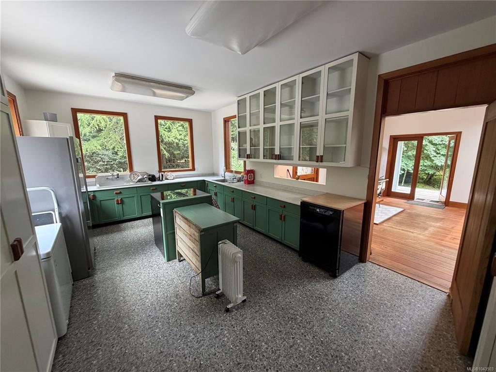 Fifth View of 380 Parker Rd, Qualicum Beach, BC, V9K 1S9