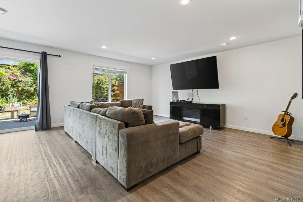 Fourth View of 2270 Mckenzie Ave, Comox, BC, V9M 1J1