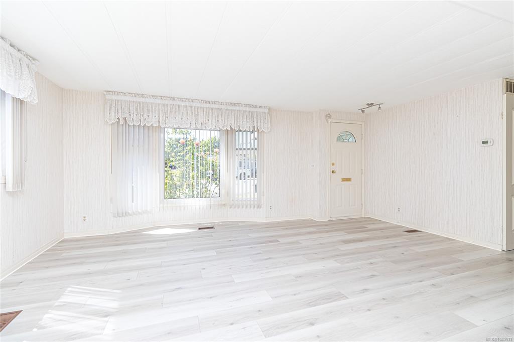 Fifth View of 9394 Brookwood Dr, Summergate Village, Sidney, BC, V8L 4H3