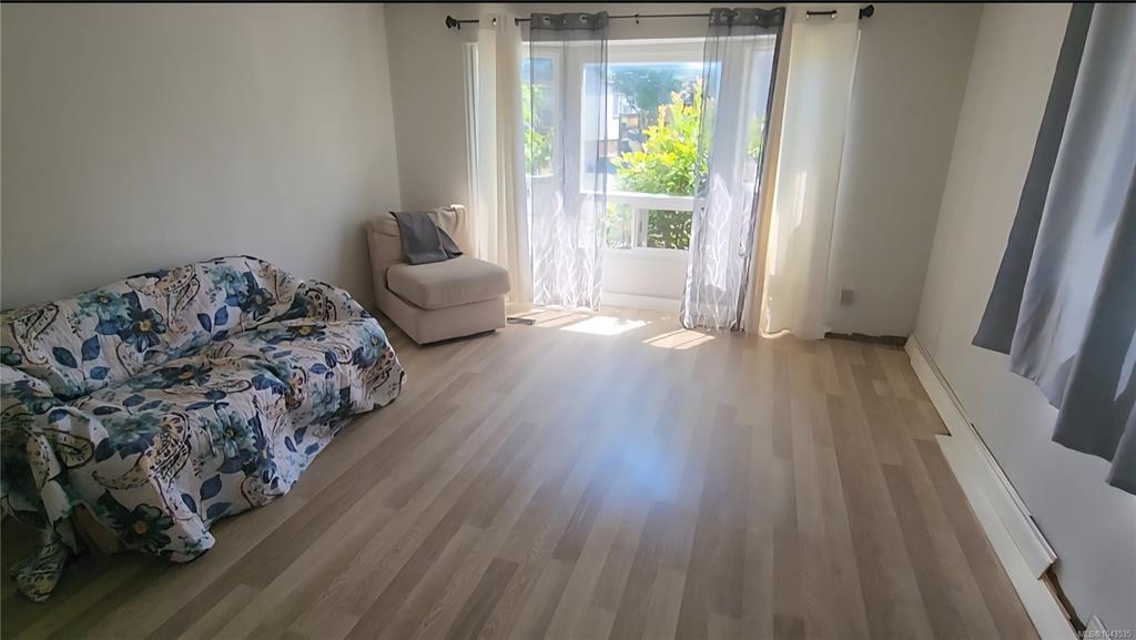 Third View of 971 Douglas Ave, Nanaimo, BC, V9R 6C1