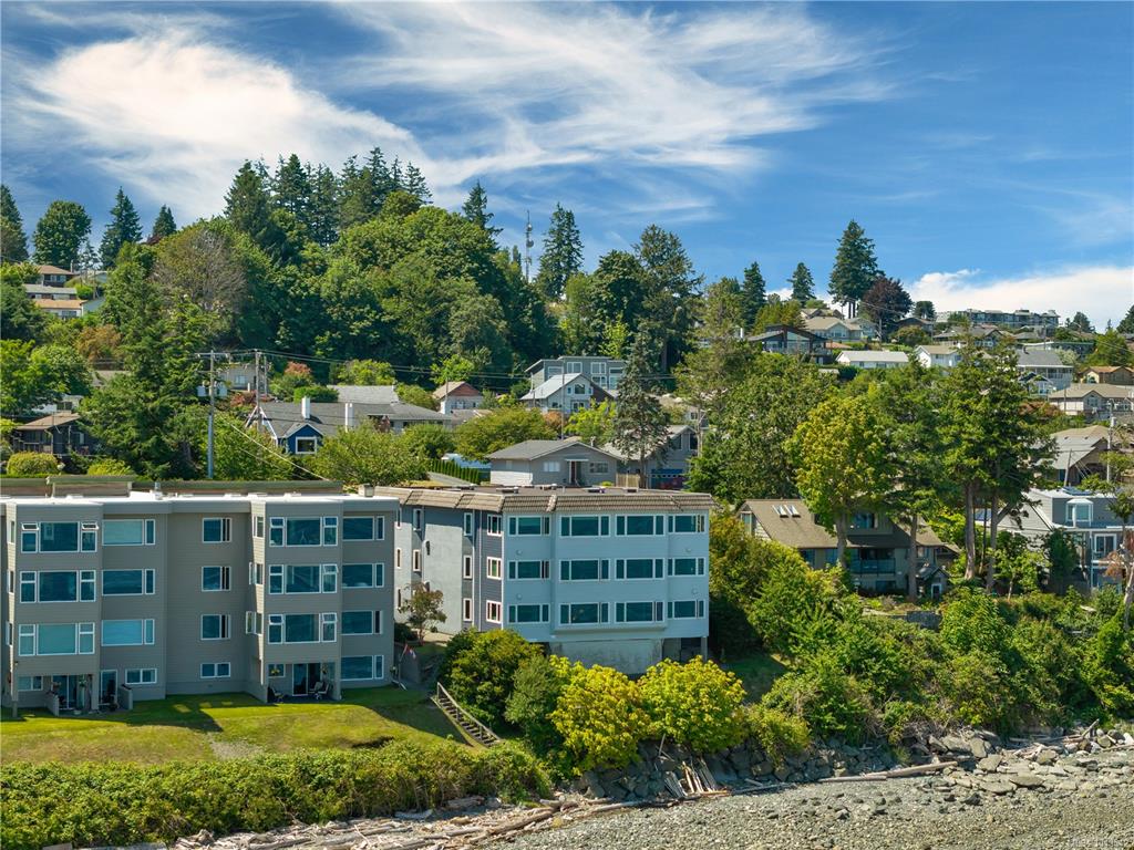 Third View of 553 Island Hwy, Water's Edge, Campbell River, BC, V9W 2B9