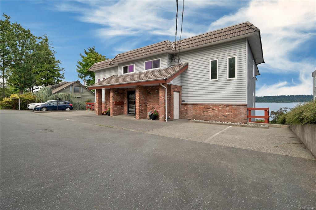 Fourth View of 553 Island Hwy, Water's Edge, Campbell River, BC, V9W 2B9
