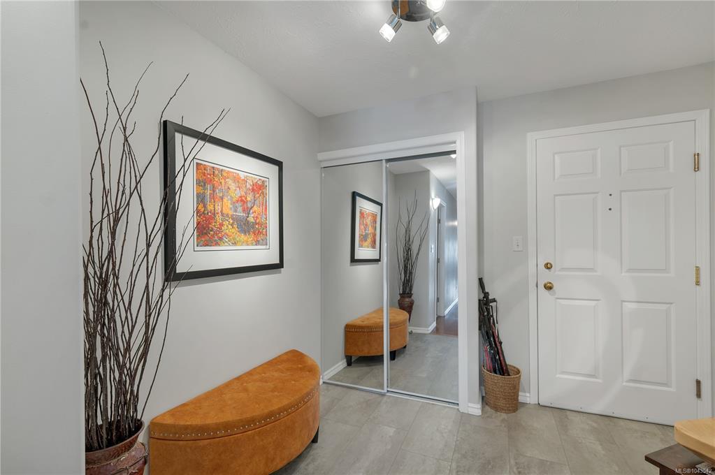Fifth View of 553 Island Hwy, Water's Edge, Campbell River, BC, V9W 2B9