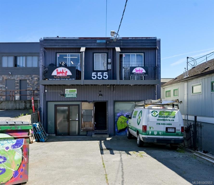 Third View of 555 Hillside Ave, Victoria, BC, V8T 1Y8
