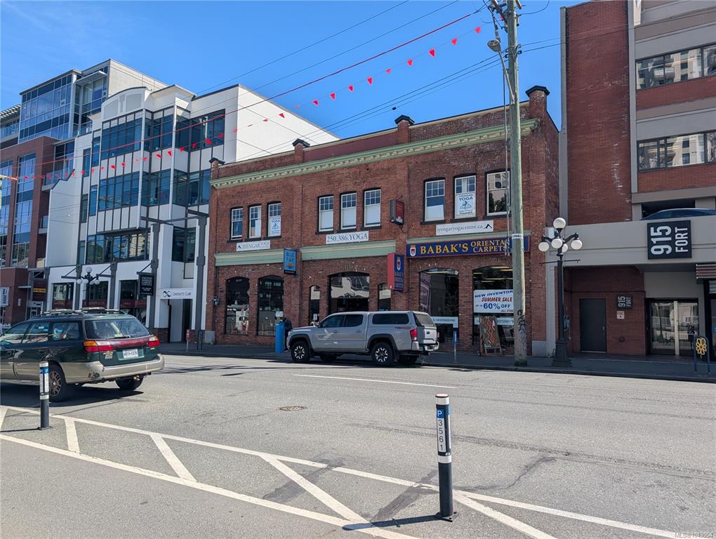 Second View of 919 Fort St, Victoria, BC, V8V 3K3