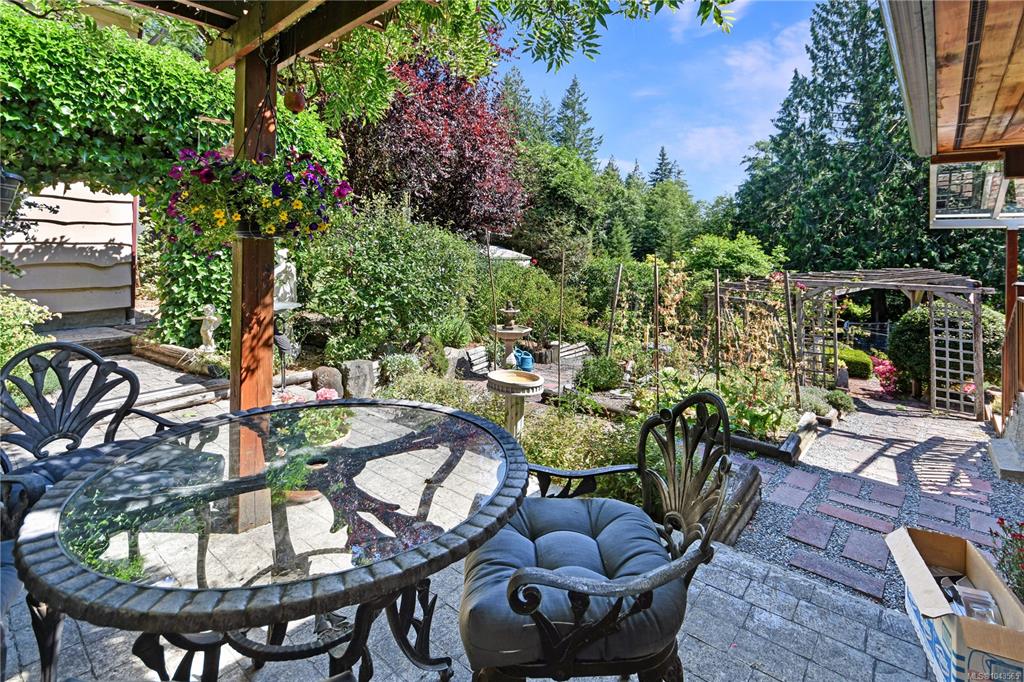 Fourth View of 697 Crestwood Rd, Gabriola Island, BC, V0R 1X4