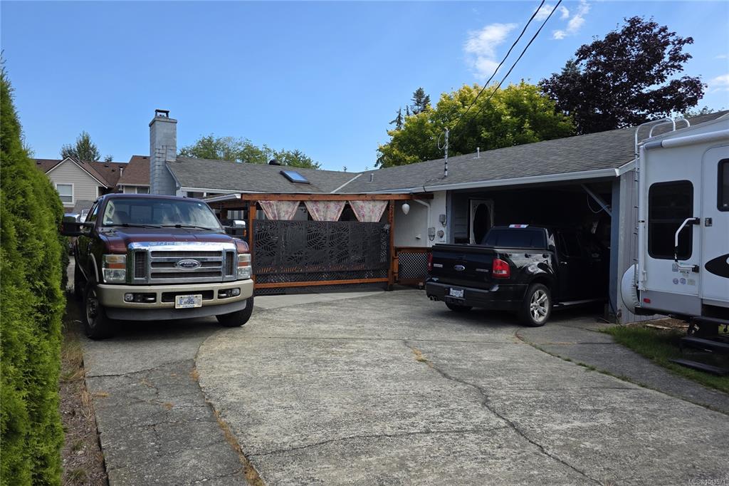 Third View of 542 Grayson Rd, Campbell River, BC, V9W 6K4