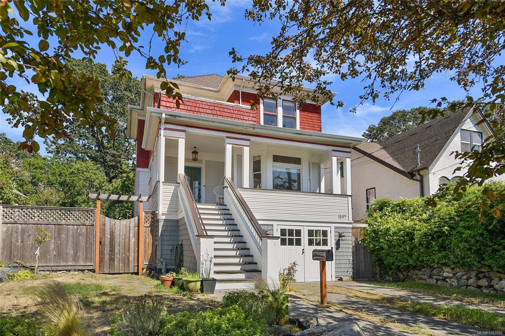 Second View of 1597 Monterey Ave, Oak Bay, BC, V8R 5V3