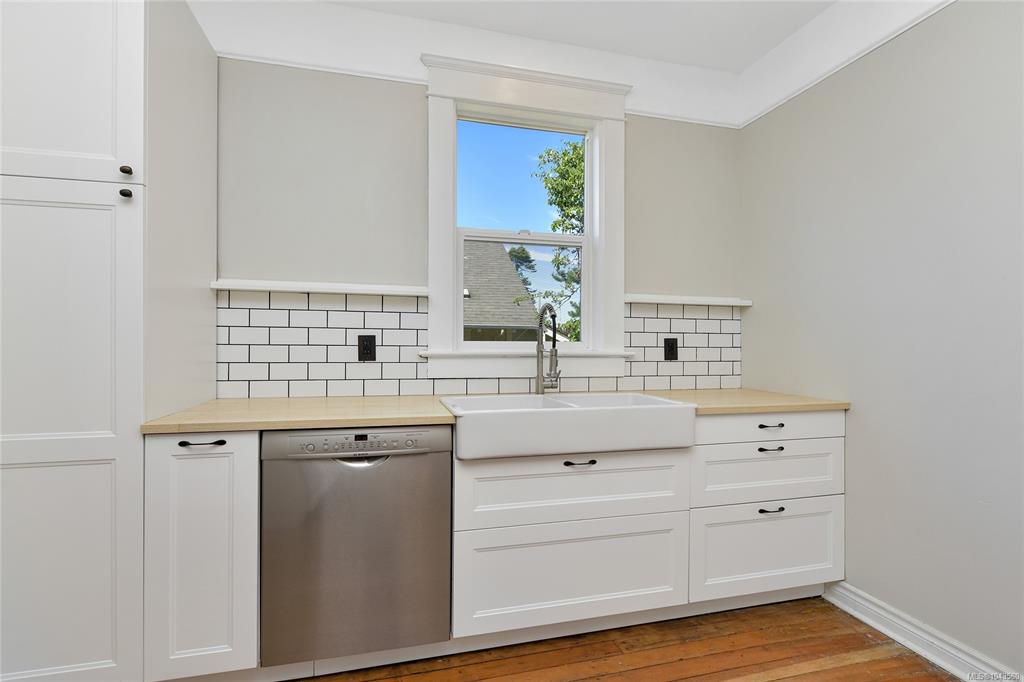 Fourth View of 1597 Monterey Ave, Oak Bay, BC, V8R 5V3