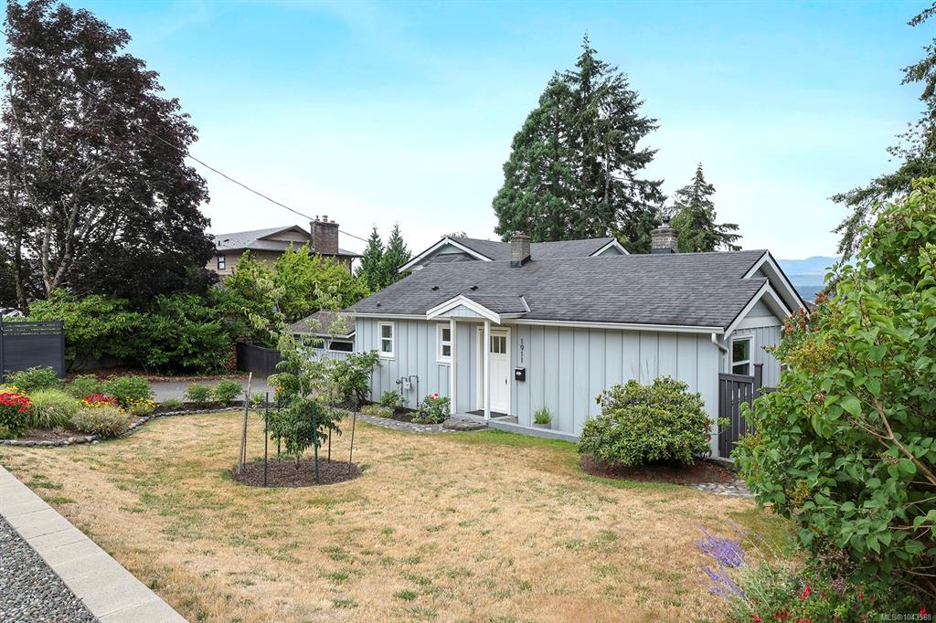 Third View of 1911 Comox Ave, Comox, BC, V9M 3M4