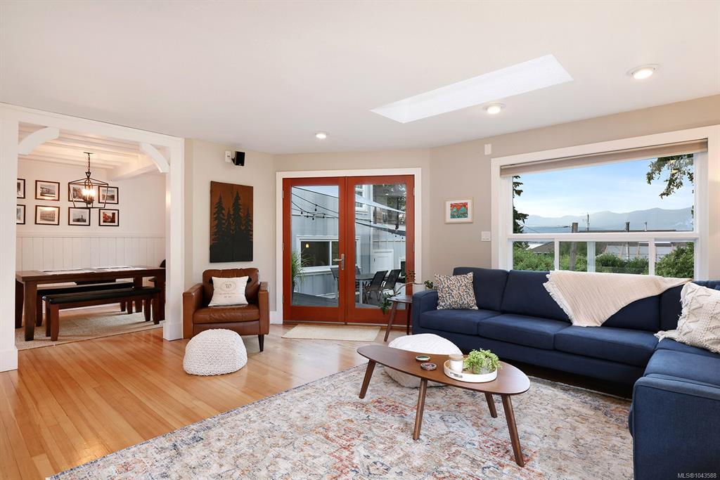 Fifth View of 1911 Comox Ave, Comox, BC, V9M 3M4