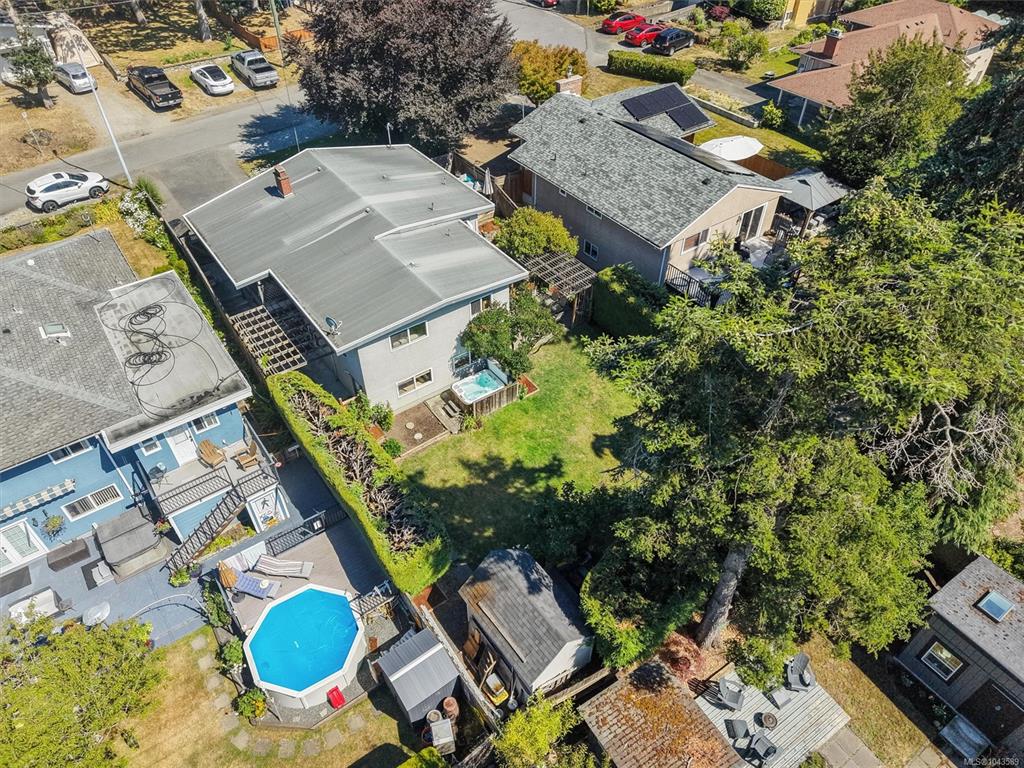 Fifth View of 3552 Elliston Ave, Saanich, BC, V8X 1R5
