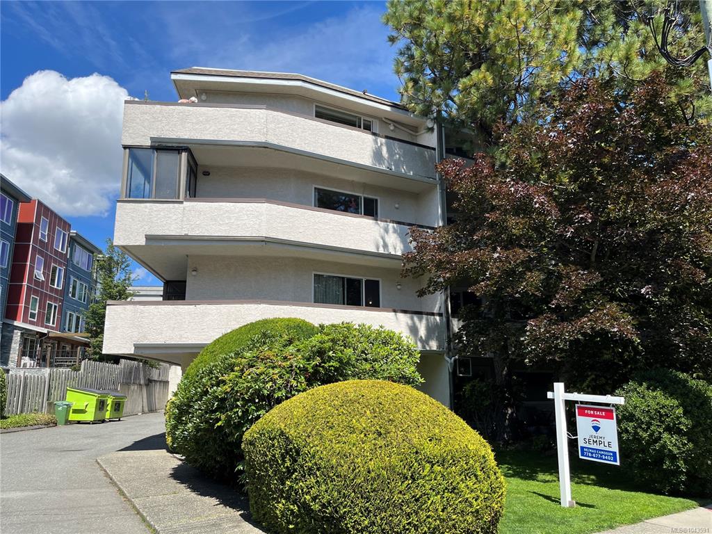Second View of 1068 Tolmie Ave, Clovely Terrace, Saanich, BC, V8X 4T4