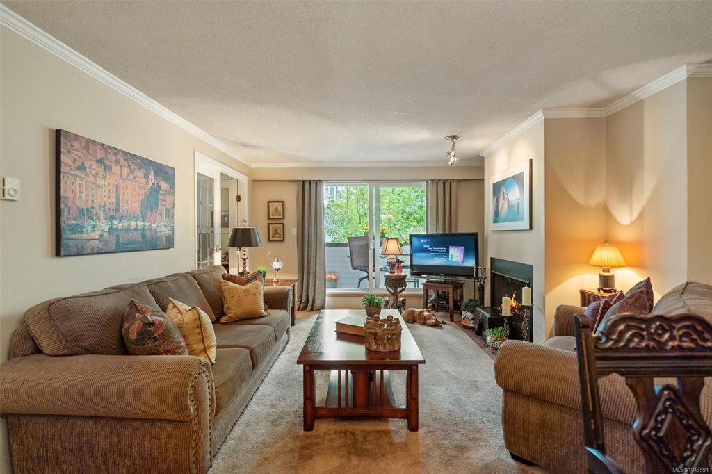 Third View of 1068 Tolmie Ave, Clovely Terrace, Saanich, BC, V8X 4T4