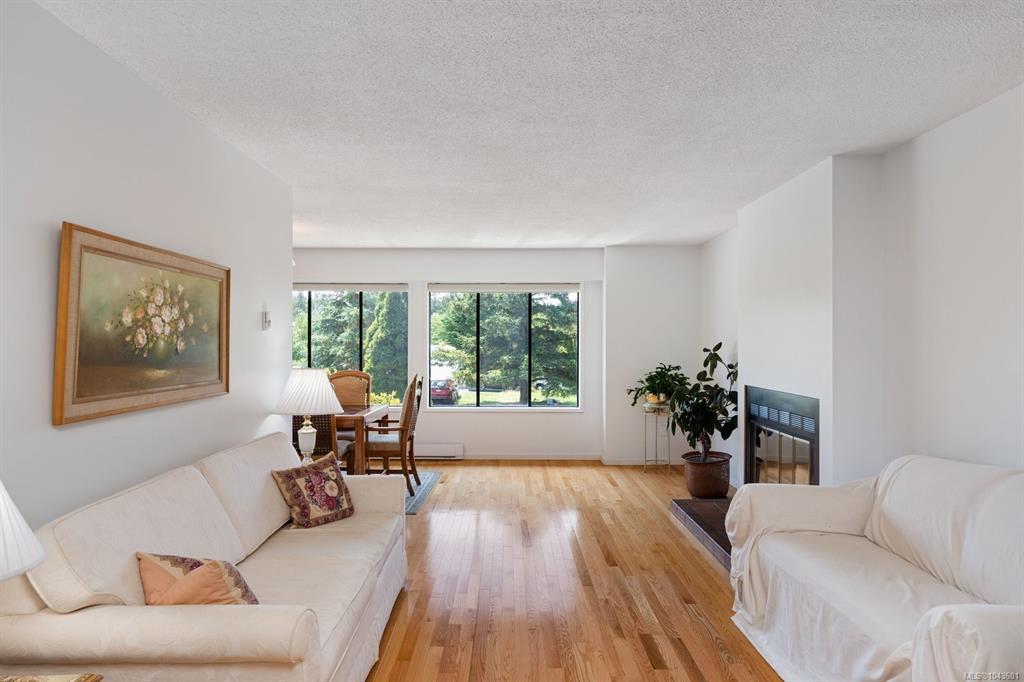 Fifth View of 764 Mann Ave, Saanich, BC, V8Z 3C2