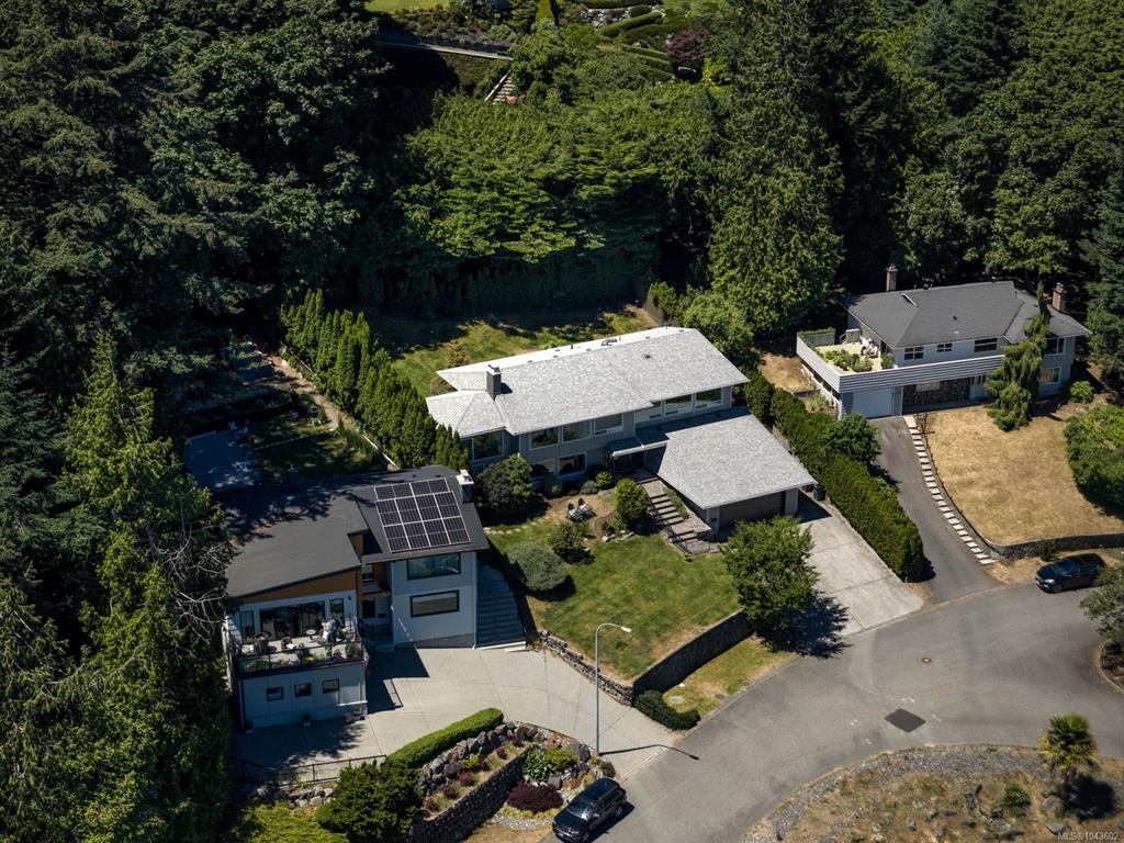 Fifth View of 5254 Westover Pl, Saanich, BC, V8Y 1P6