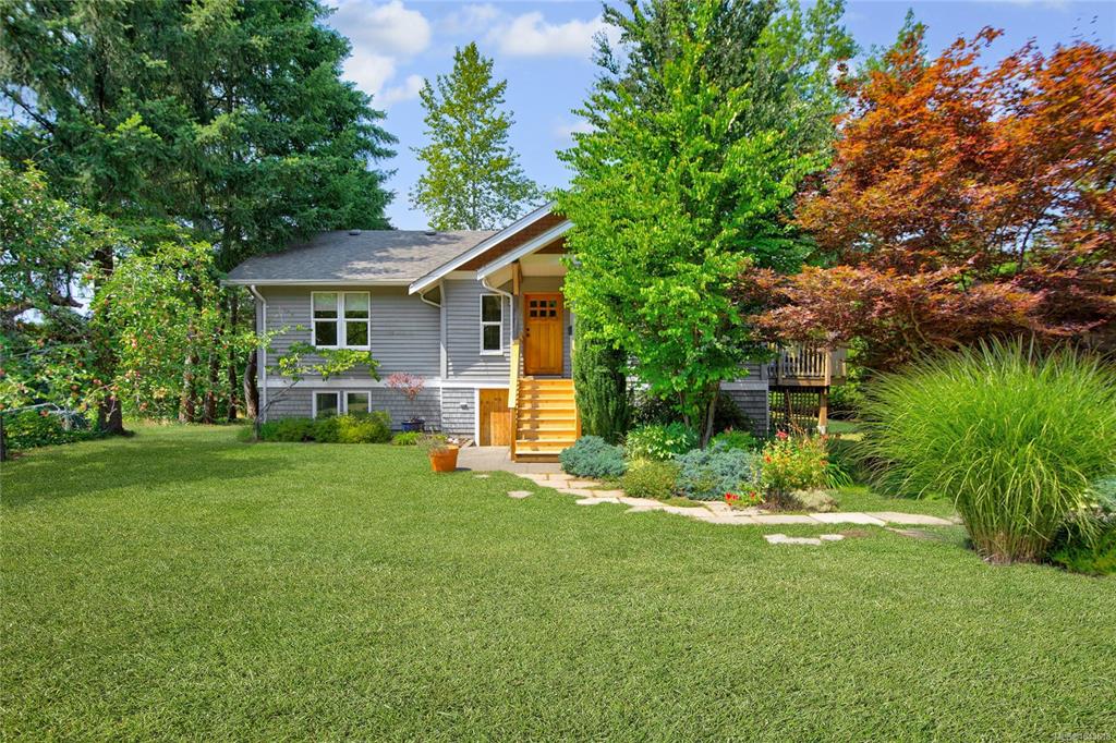 Fourth View of 970 1st St, Courtenay, BC, V9N 1A9