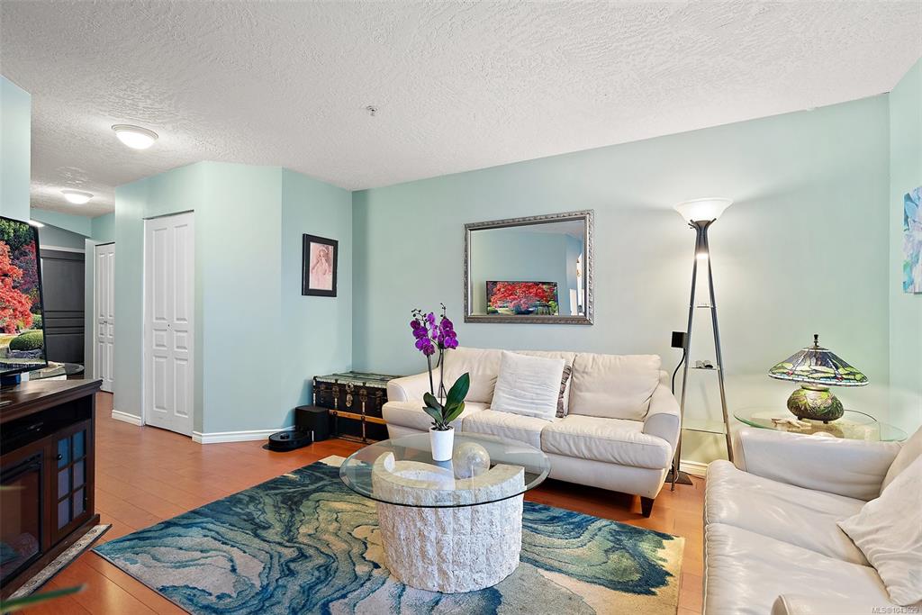 Fifth View of 935 Johnson St, Victoria, BC, V8V 3N5