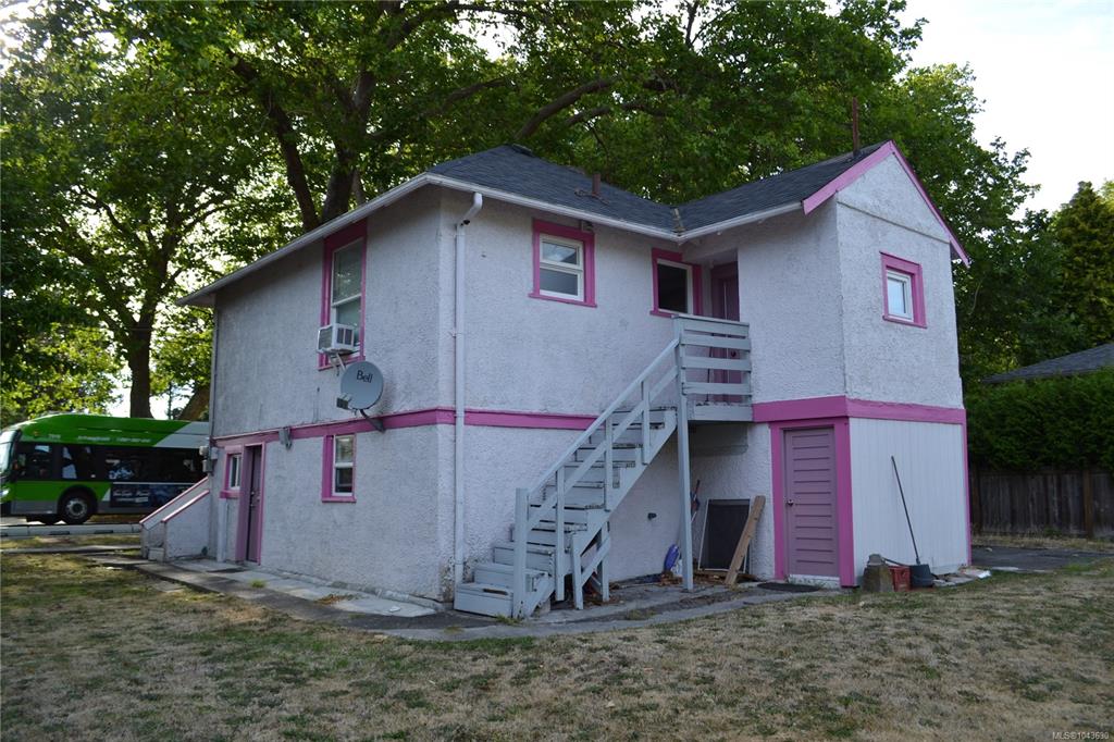 Third View of 2857 Shelbourne St, Victoria, BC, V8N 6K4