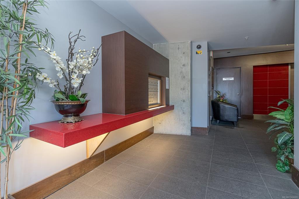 Fourth View of 1008 Tillicum Rd, Gorge Hill Place, Esquimalt, BC, V9A 1Z8