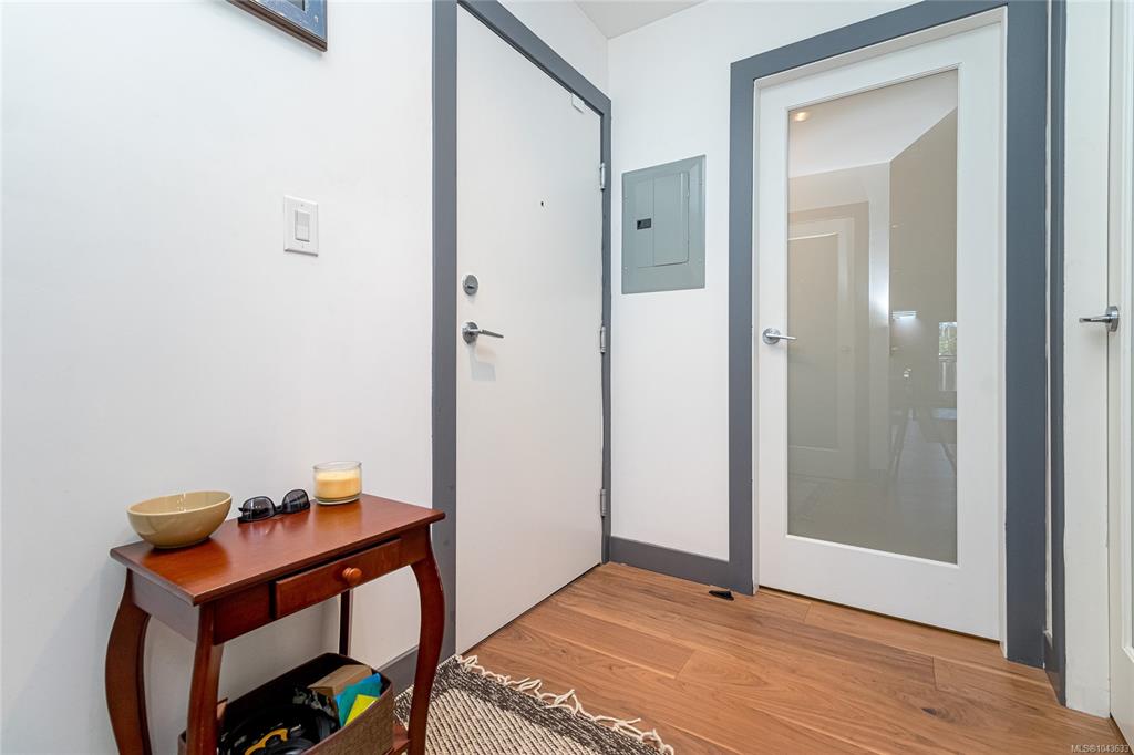 Fifth View of 1008 Tillicum Rd, Gorge Hill Place, Esquimalt, BC, V9A 1Z8