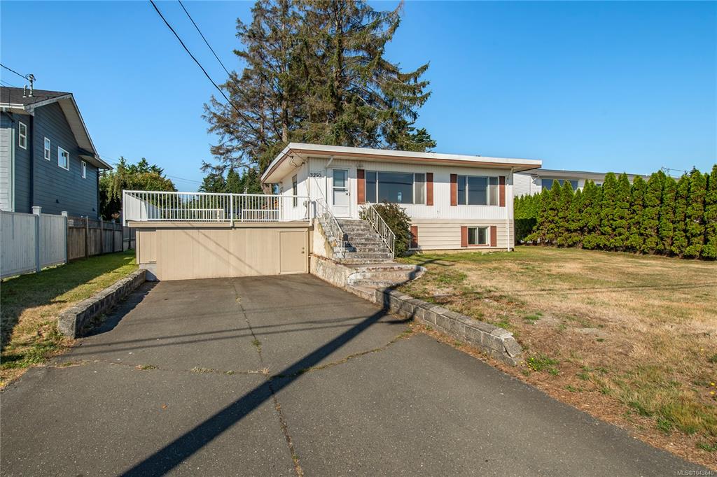 Fifth View of 3250 Island Hwy S, Campbell River, BC, V9W 1C9