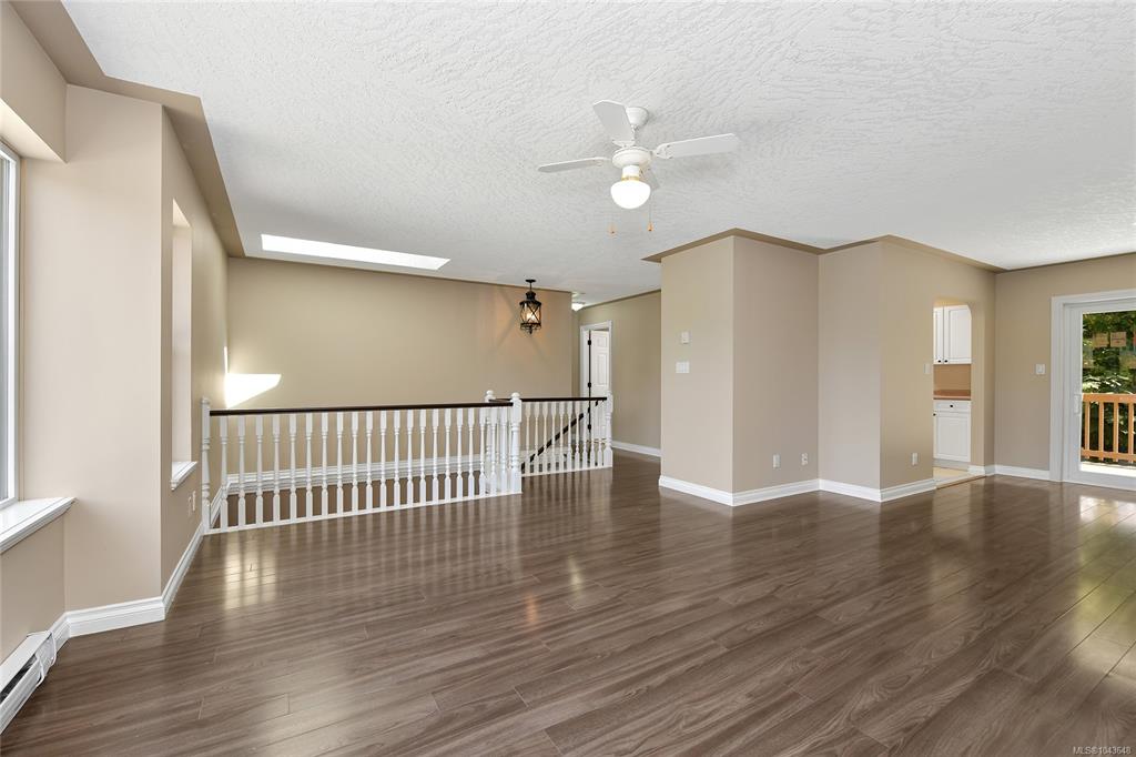 Fifth View of 585 Hansen Ave, Langford, BC, V9B 5V2