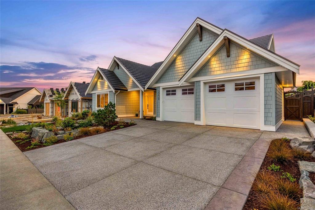 Third View of 3234 Winchester Ave, Courtenay, BC, V9N 9X4