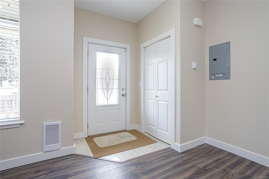 Third View of 144 Victoria Rd, Nanaimo, BC, V9R 4P5