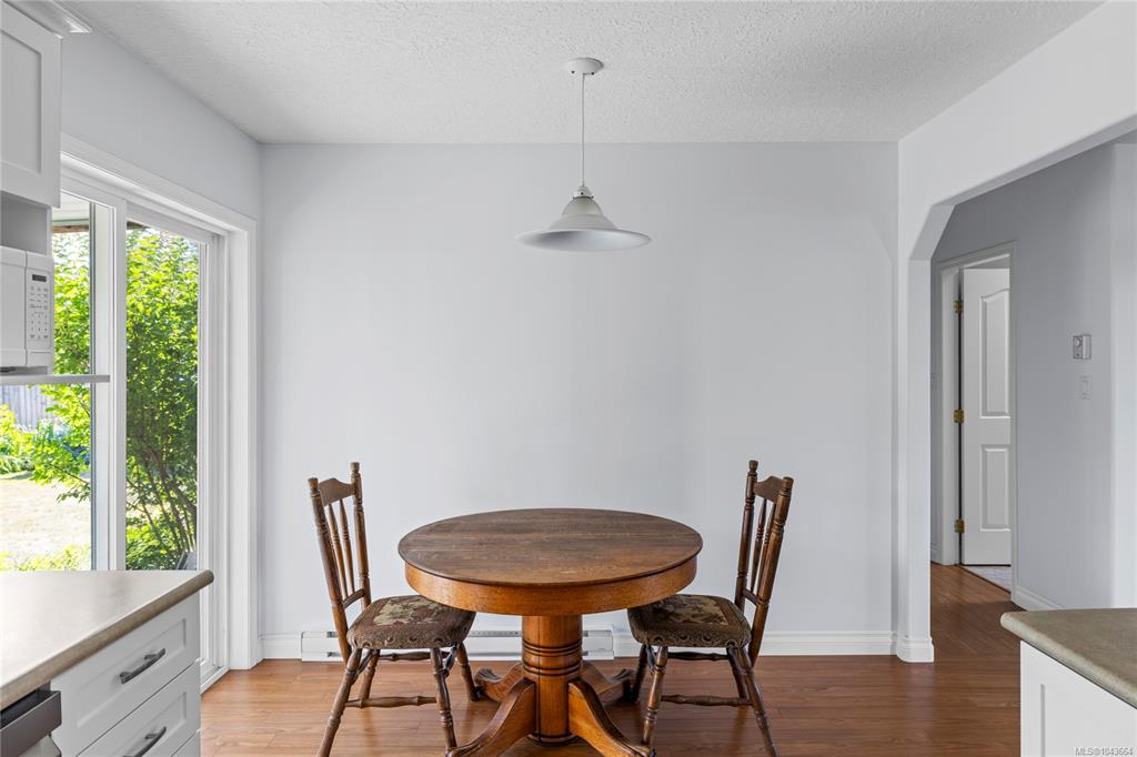 Fifth View of 238 Strawberry Cres, ERMINESKIN PARK, Parksville, BC, V9P 2W7