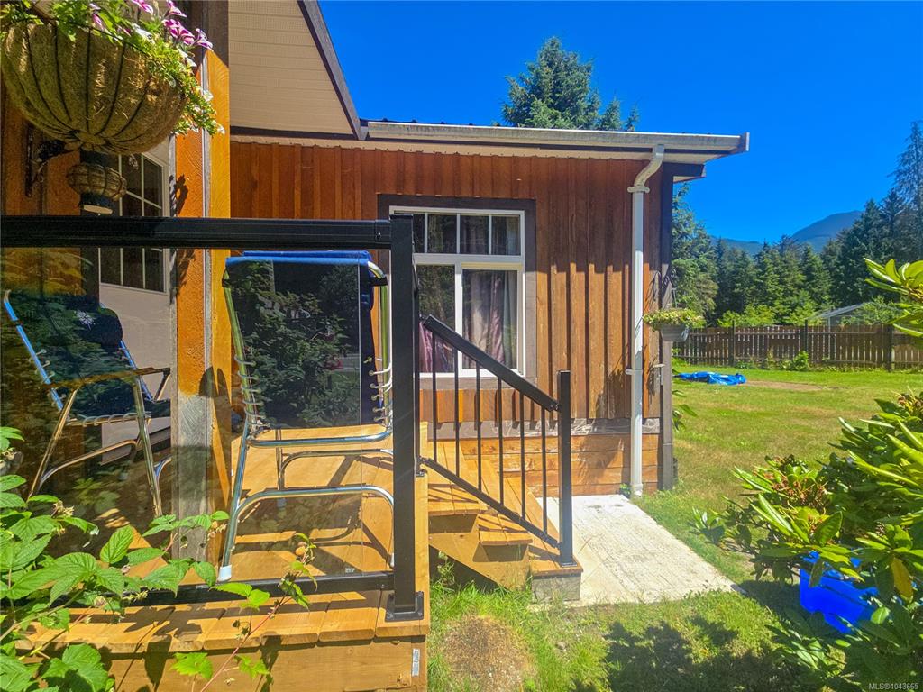 Third View of 754 Sayward Rd, Sayward, BC, V0P 1R0