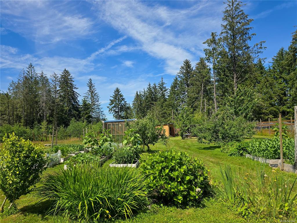 Fifth View of 754 Sayward Rd, Sayward, BC, V0P 1R0