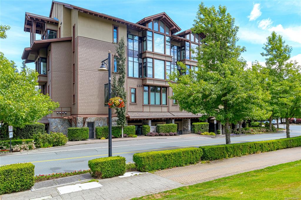 2049 Country Club Way, 1043683, BC,