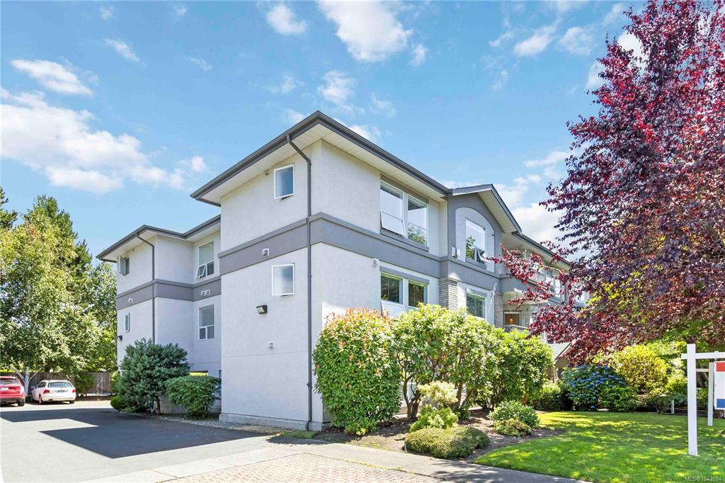 9945 Fifth St, 1043684, BC,