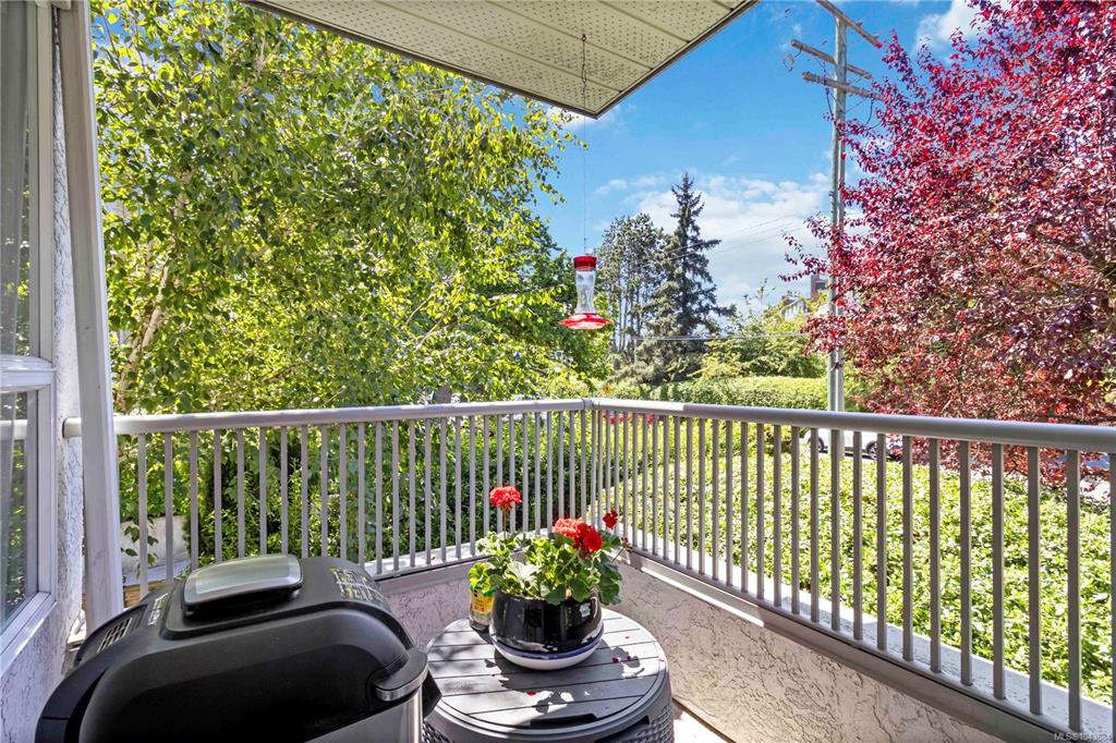 Fifth View of 9945 Fifth St, Glen Eden, Sidney, BC, V8L 2X6