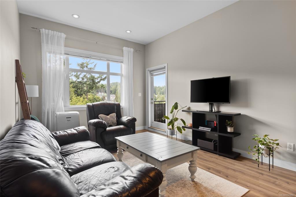 Third View of 2655 Sooke Rd, Langford, BC, V9B 1Y3