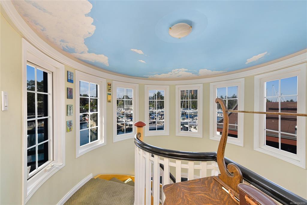 Fourth View of 453 Head St, Esquimalt, BC, V9A 5S1
