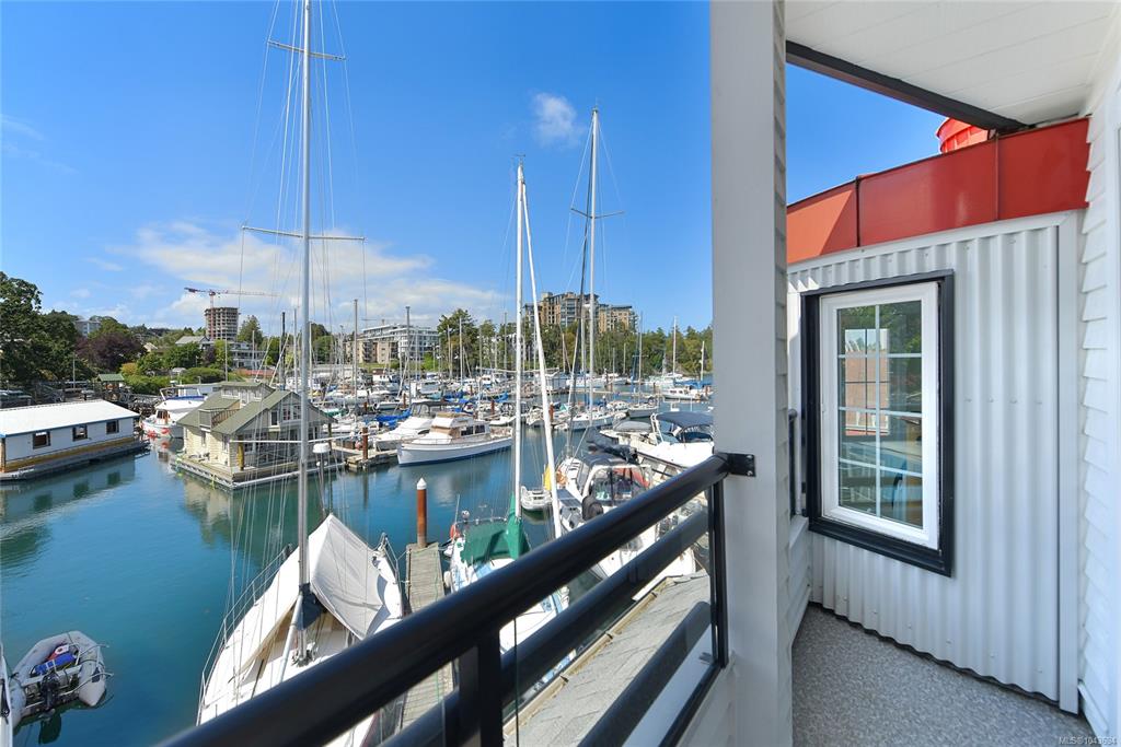 Fifth View of 453 Head St, Esquimalt, BC, V9A 5S1