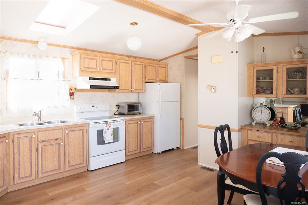 Fourth View of 450 Stanford Ave E, Shellybrook Park, Parksville, BC, V9P 1V8