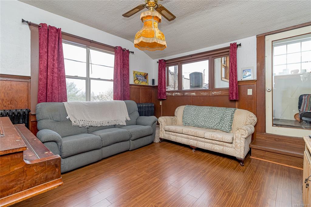 Fifth View of 451 Irwin St, Nanaimo, BC, V9R 4X9