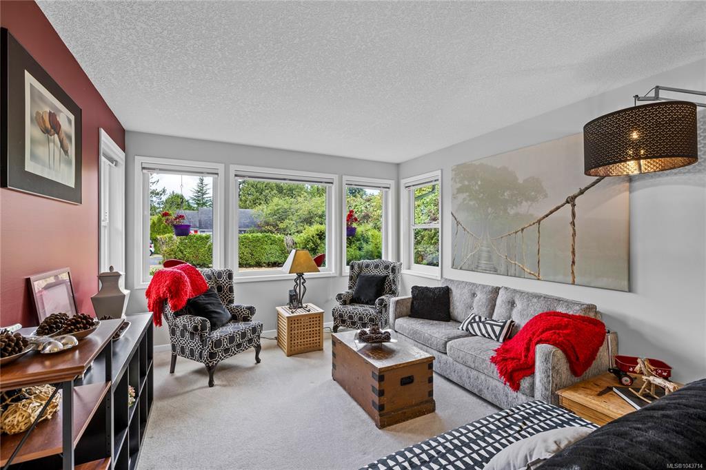 Third View of 850 Ocean Pl, French Creek, BC, V9P 1Z9