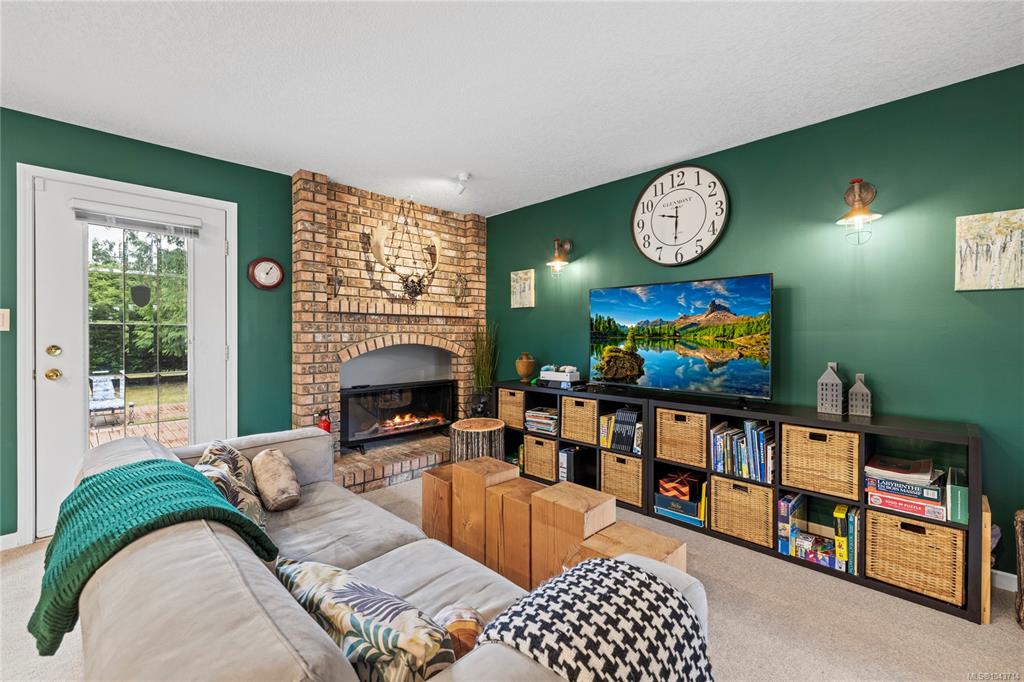 Fourth View of 850 Ocean Pl, French Creek, BC, V9P 1Z9