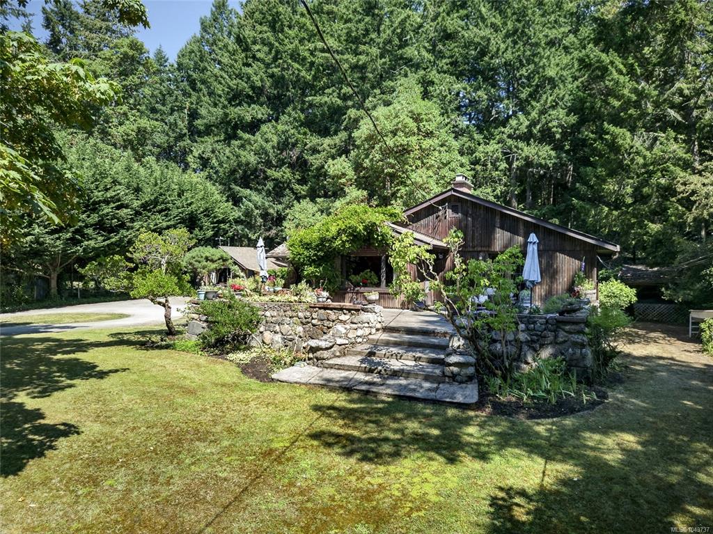 Third View of 1390 Laurel Rd, North Saanich, BC, V8L 5K8