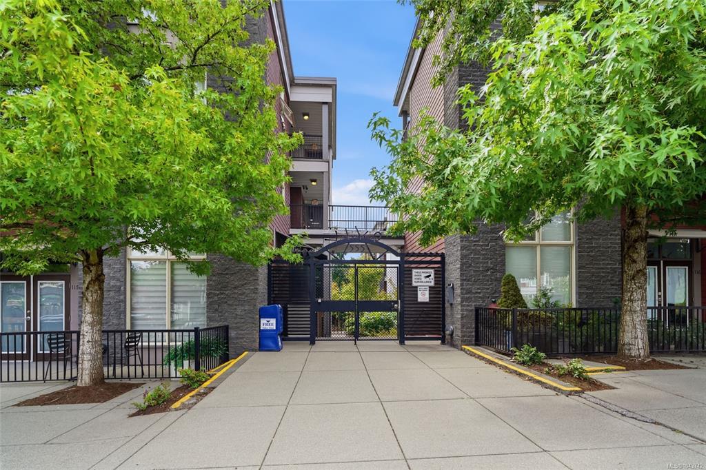 Third View of 555 Franklyn St, Vivo Gallery Residences, Nanaimo, BC, V9R 2X9