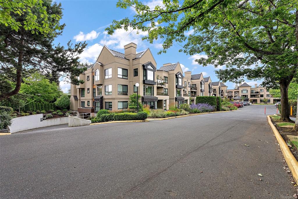 Third View of 3969 Shelbourne St, The Cumberland Residential, Saanich, BC, V8N 6J5